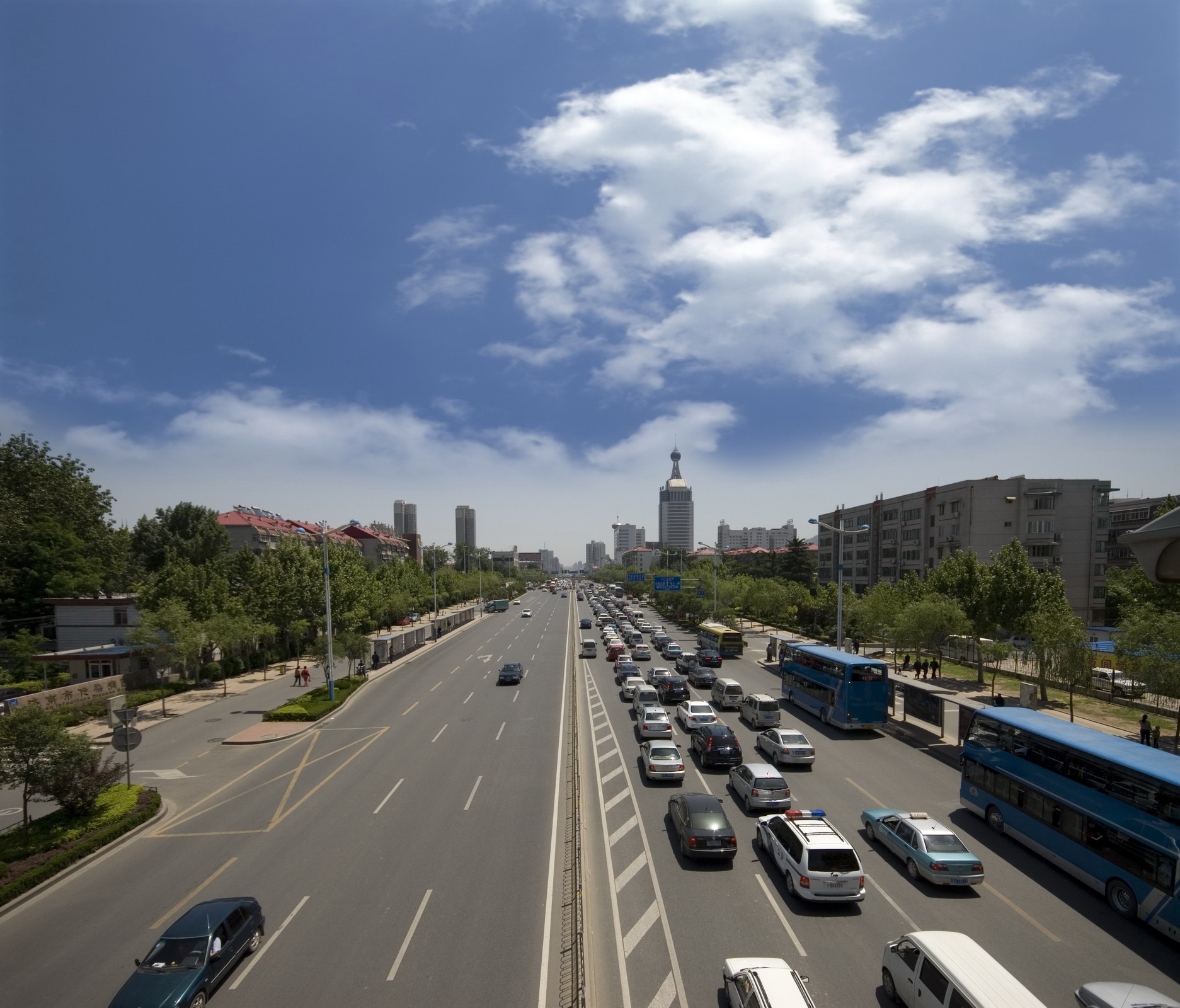 濟(jì)南市經(jīng)十路道路與環(huán)境建設(shè)工程